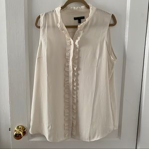 Banana Republic ruffle sleeveless Blouse in ivory size L